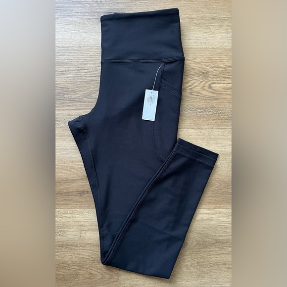 NWT Old Navy PowerSoft High-Waisted 7/8 Black Leggings, Size Small - Picture 4 of 7